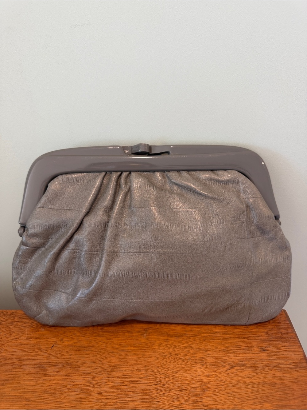 Vintage Classic Gray Textured Leather Frame Clutch